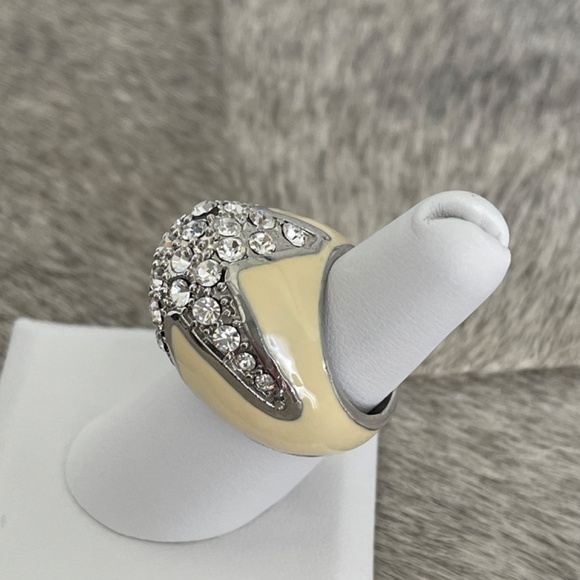 ENAMEL & CRYSTALS RHINESTONES COCKTAIL RING - Picture 3 of 13